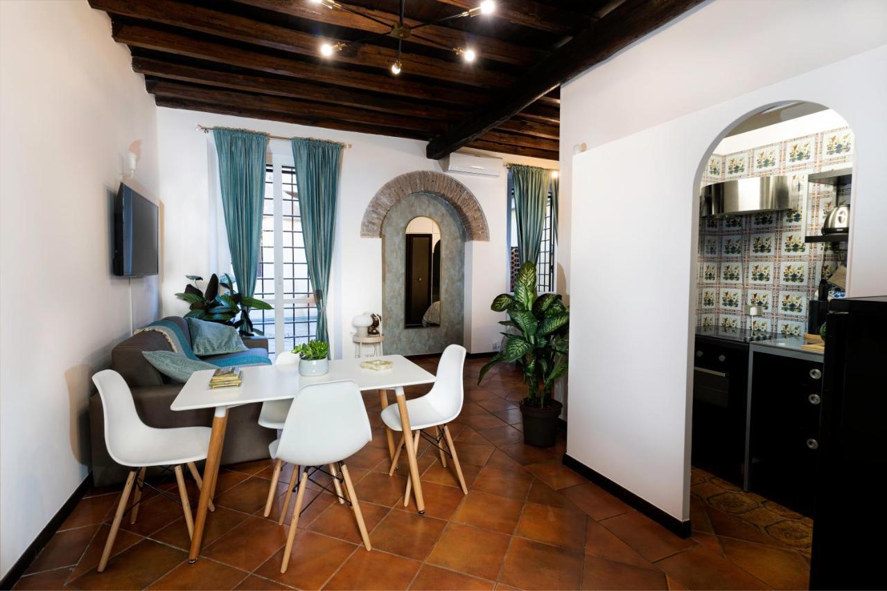 Quiet Trevi Fountain Apartment With Patio And Backyard Рим Экстерьер фото