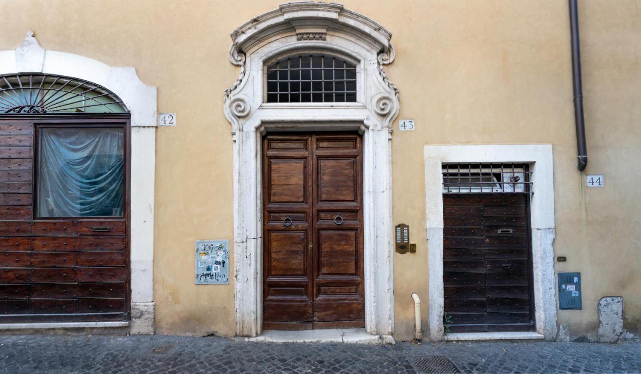 Quiet Trevi Fountain Apartment With Patio And Backyard Рим Экстерьер фото