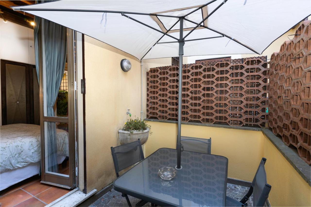 Quiet Trevi Fountain Apartment With Patio And Backyard Рим Экстерьер фото