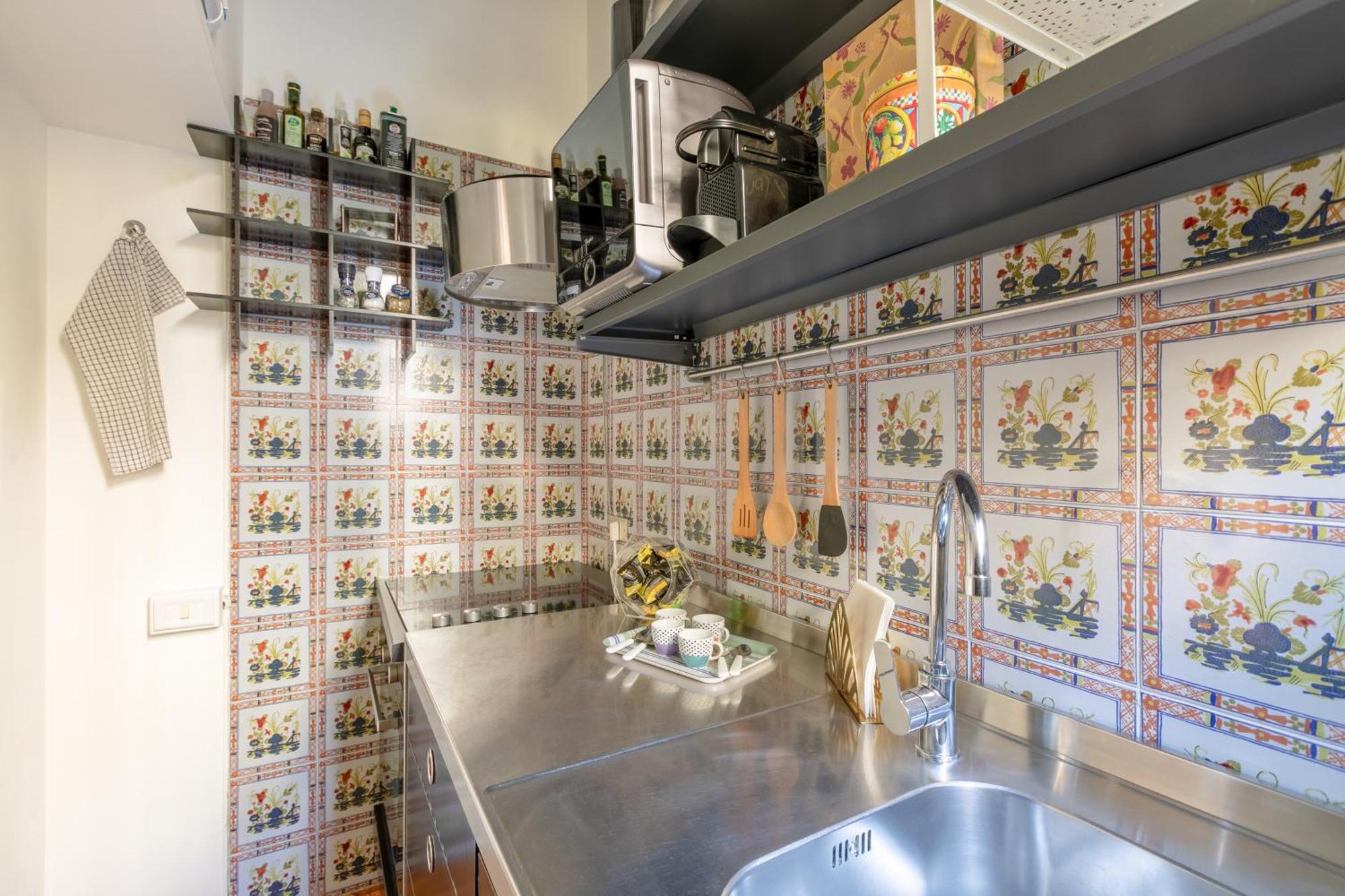 Quiet Trevi Fountain Apartment With Patio And Backyard Рим Экстерьер фото
